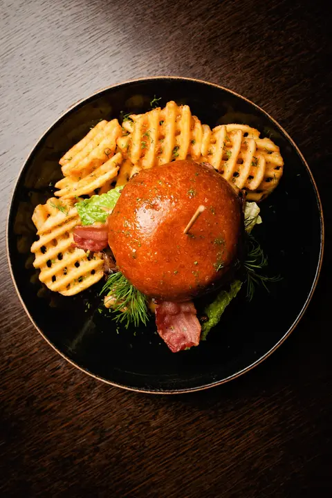 Burgeris su plėšyta jautiena
